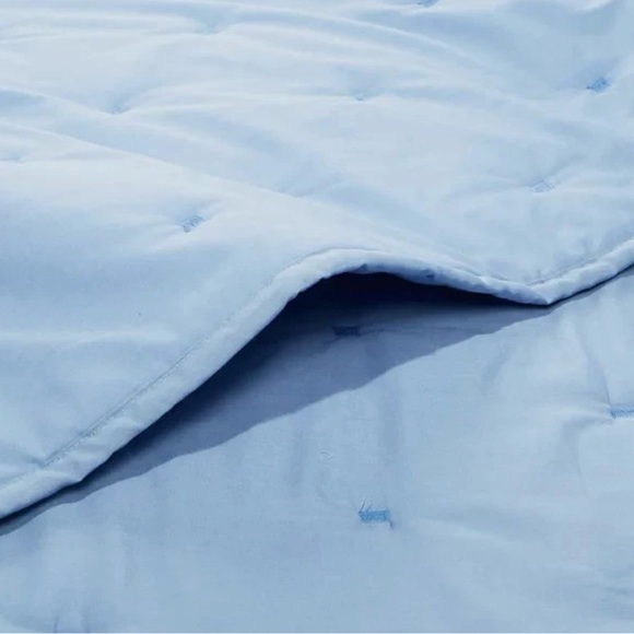 Luxury Blue Comforter Set - Picture 4 of 4